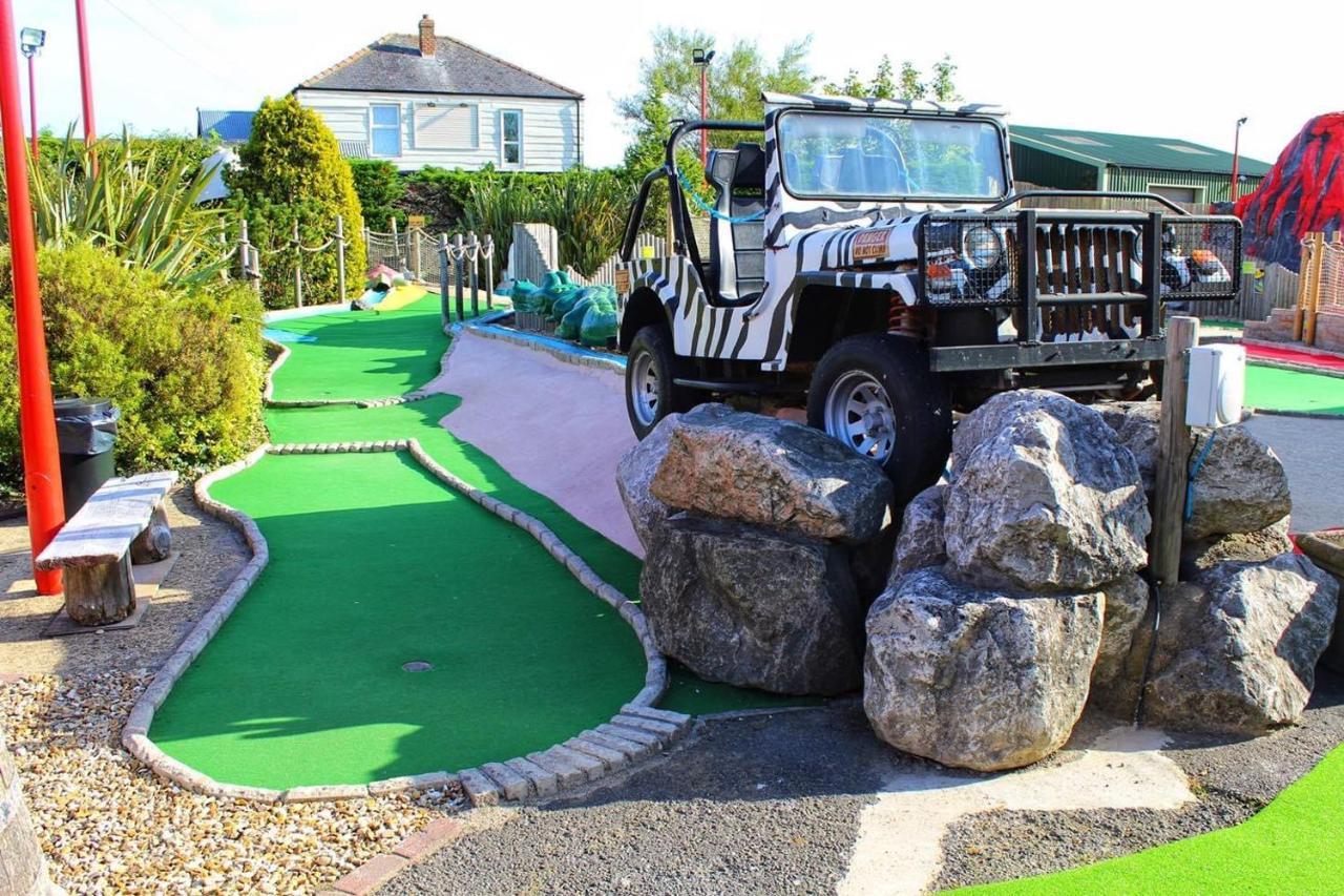 Palm Grove 2- Golden Palm - Pet Friendly, Wifi, Bed Linen, Central Heating - Meadow Lakes Caravan & Lodge Hire Chapel St. Leonards Exterior foto